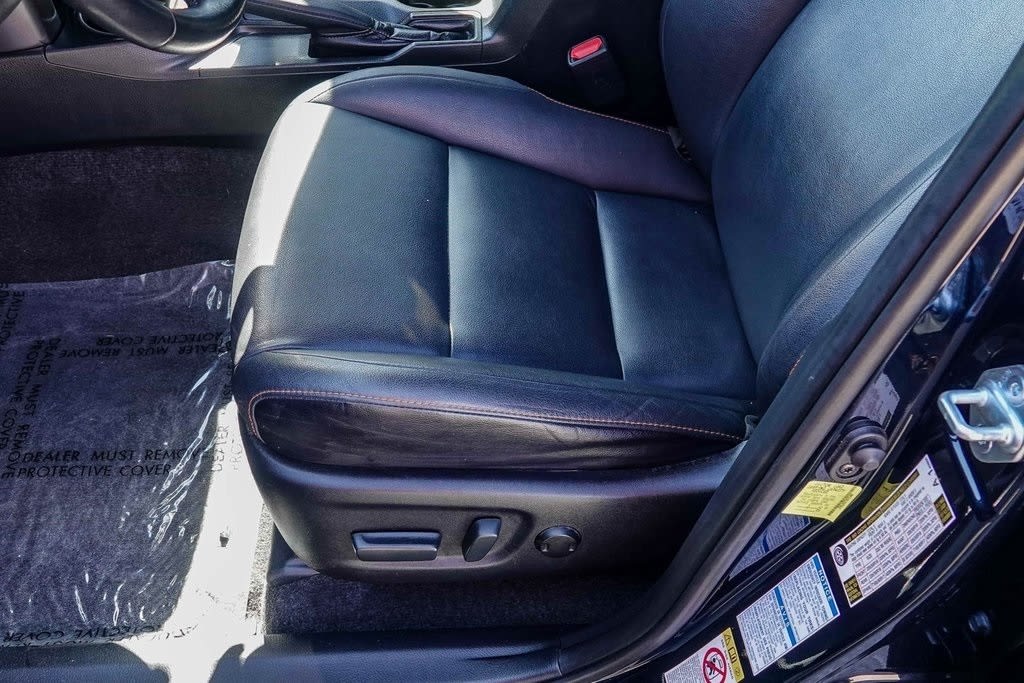 Thumbnail: 2017 Toyota RAV4 - 21