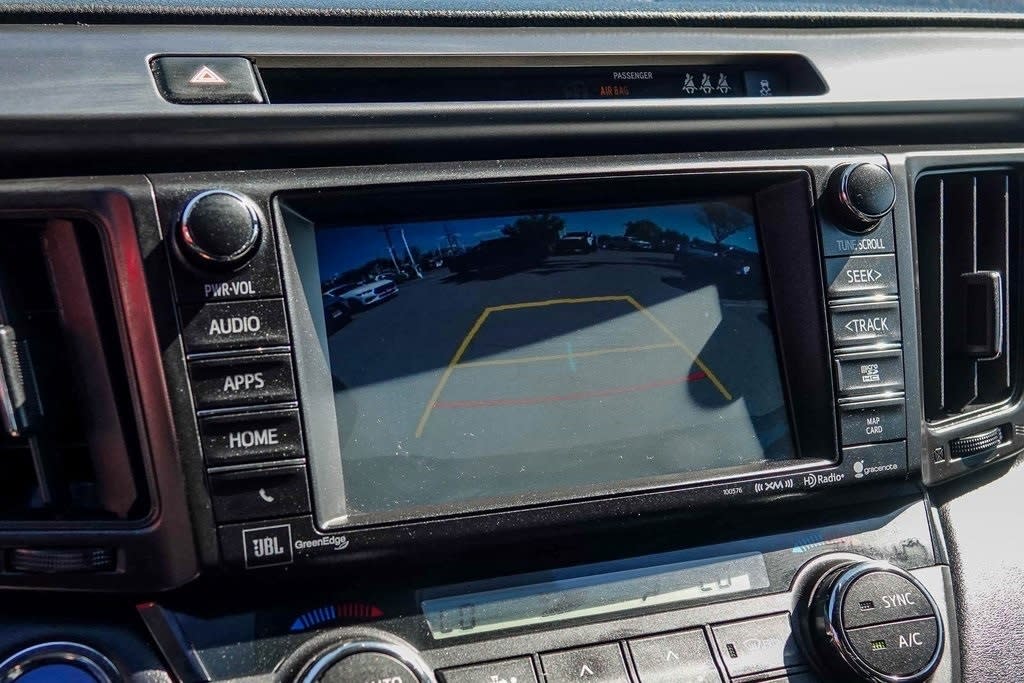 Thumbnail: 2017 Toyota RAV4 - 23