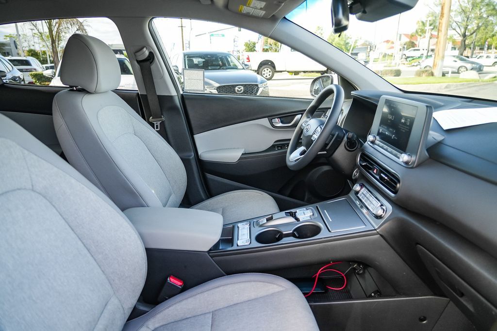 Thumbnail: 2023 Hyundai Kona - 9