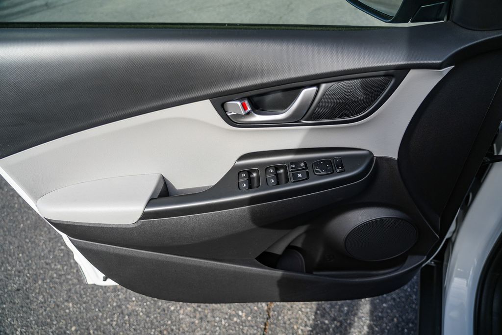 Thumbnail: 2023 Hyundai Kona - 22