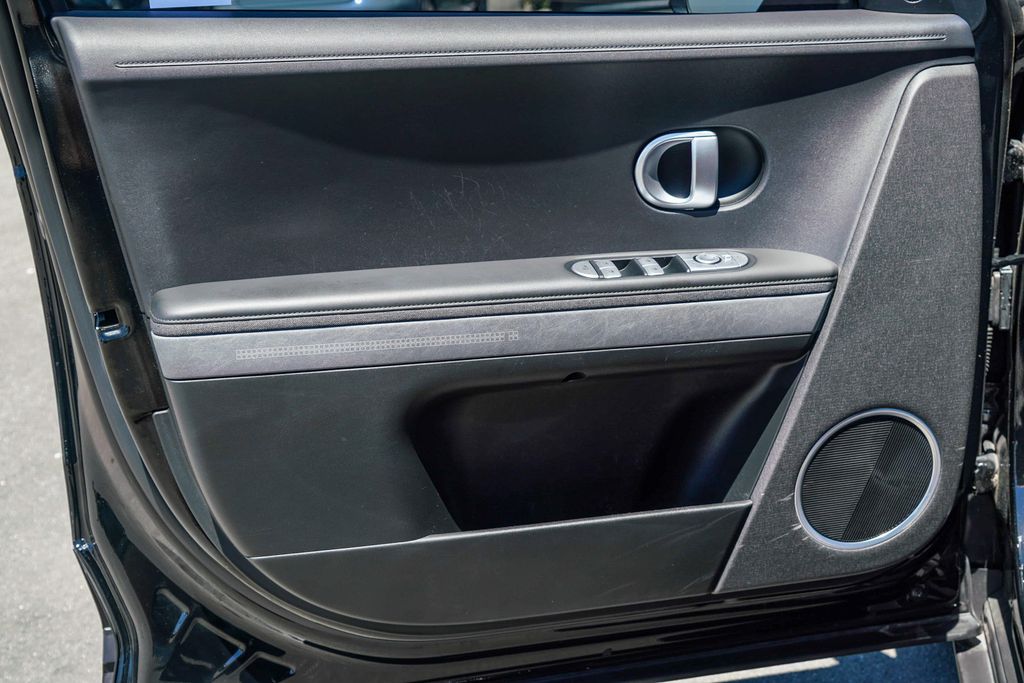 Thumbnail: 2023 Hyundai Ioniq 5 - 21