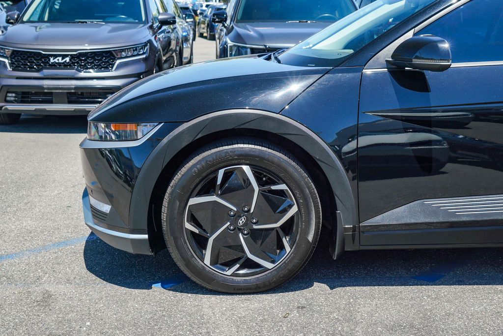 Thumbnail: 2023 Hyundai Ioniq 5 - 18