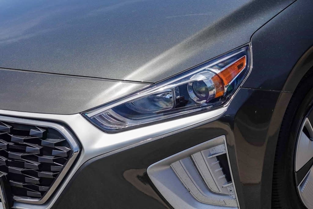 Thumbnail: 2020 Hyundai Ioniq - 21