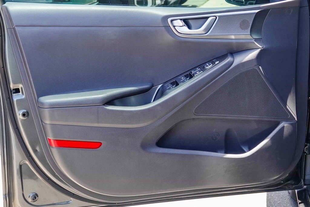 Thumbnail: 2020 Hyundai Ioniq - 24
