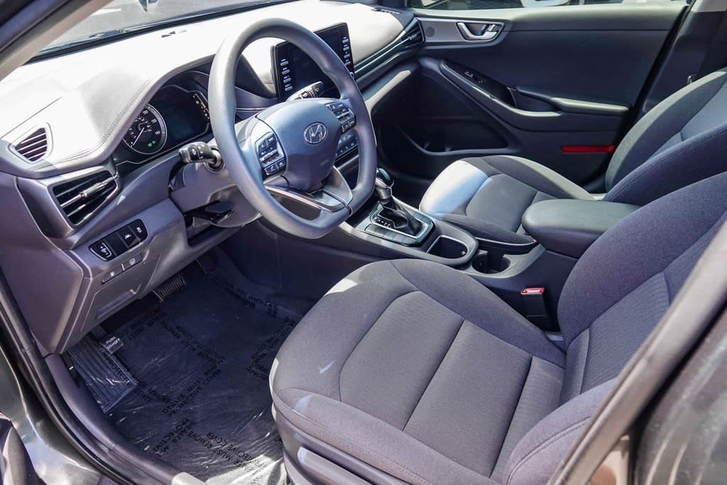 Thumbnail: 2020 Hyundai Ioniq - 10