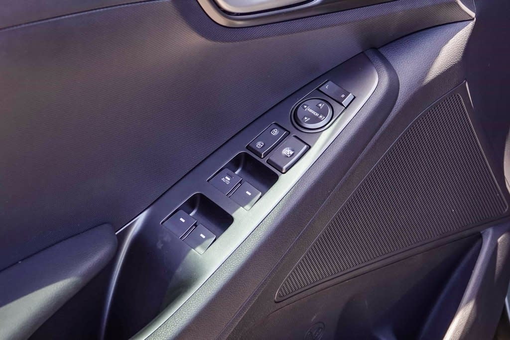 Thumbnail: 2020 Hyundai Ioniq - 25