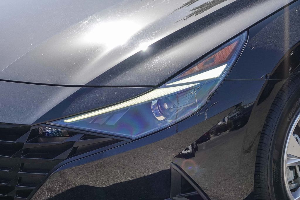 Thumbnail: 2022 Hyundai Elantra - 20
