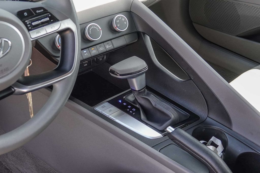 Thumbnail: 2022 Hyundai Elantra - 13
