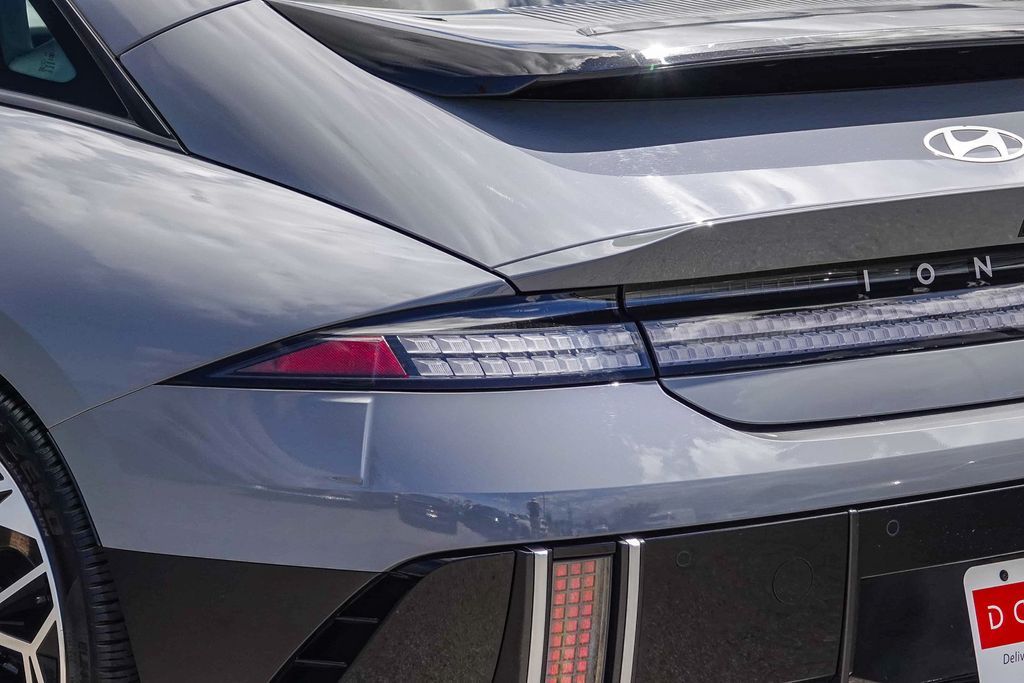 Thumbnail: 2023 Hyundai Ioniq 6 - 18