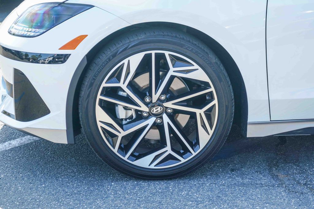 Thumbnail: 2024 Hyundai Ioniq 6 - 20