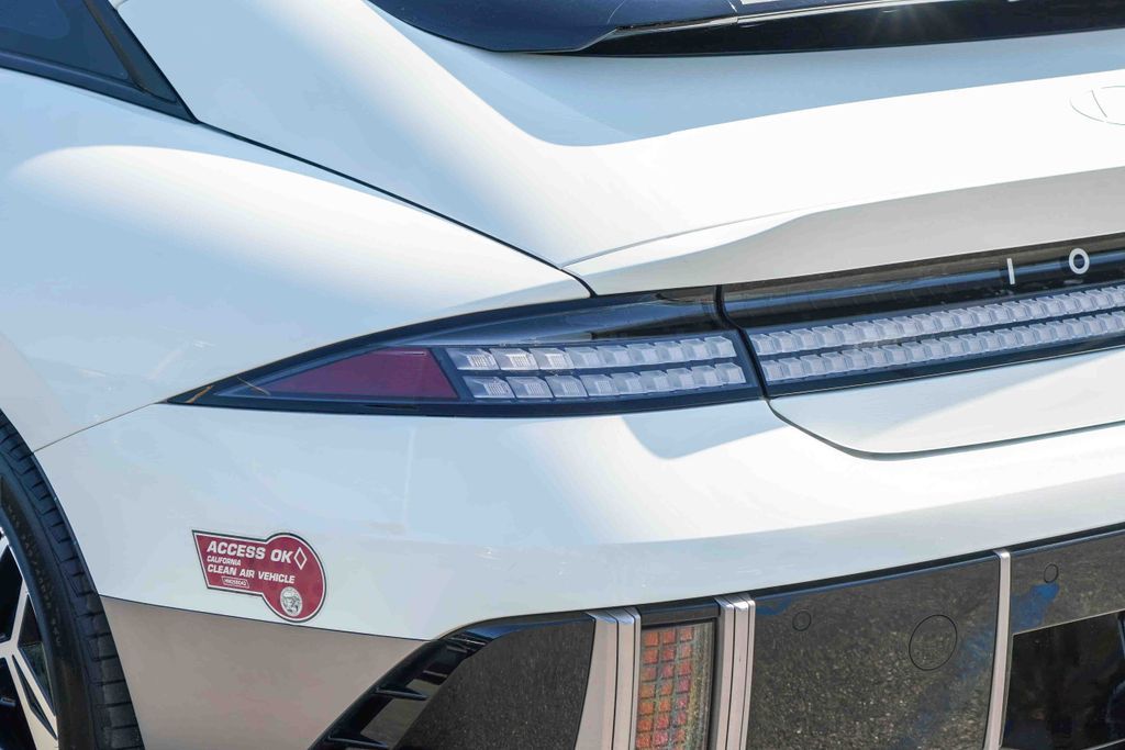 Thumbnail: 2024 Hyundai Ioniq 6 - 18