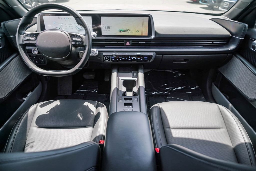 Thumbnail: 2023 Hyundai Ioniq 6 - 2