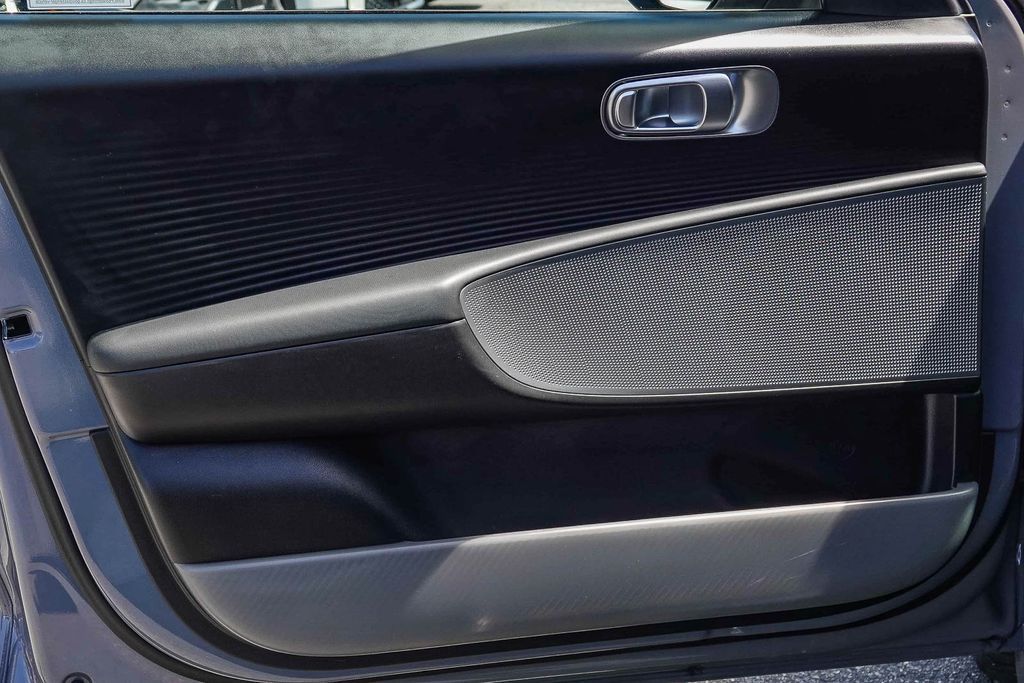 Thumbnail: 2023 Hyundai Ioniq 6 - 23