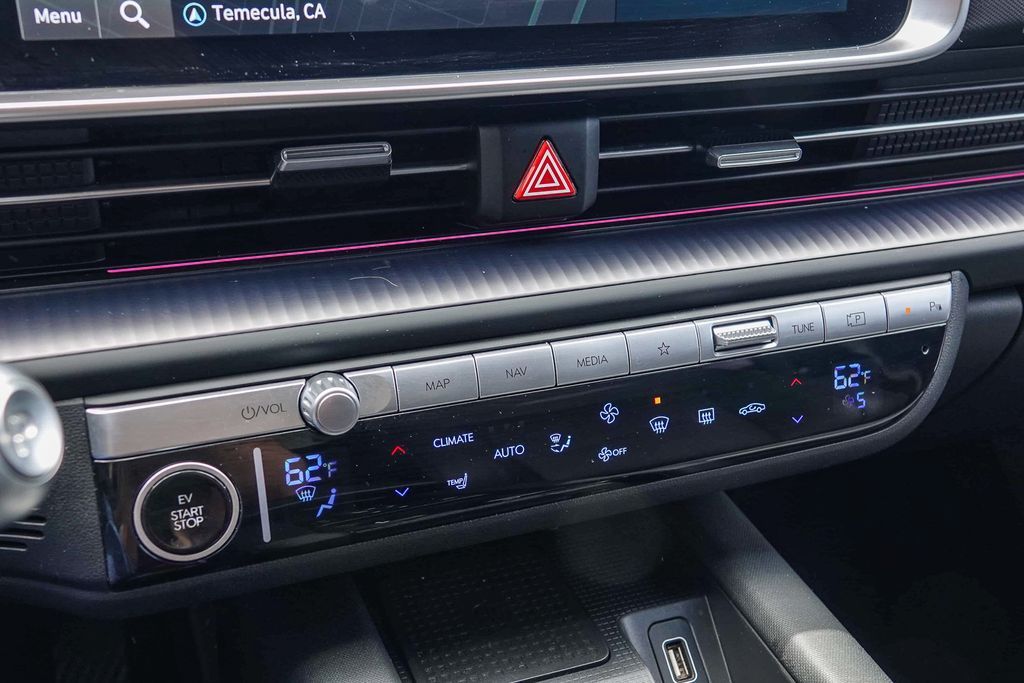 Thumbnail: 2023 Hyundai Ioniq 6 - 25