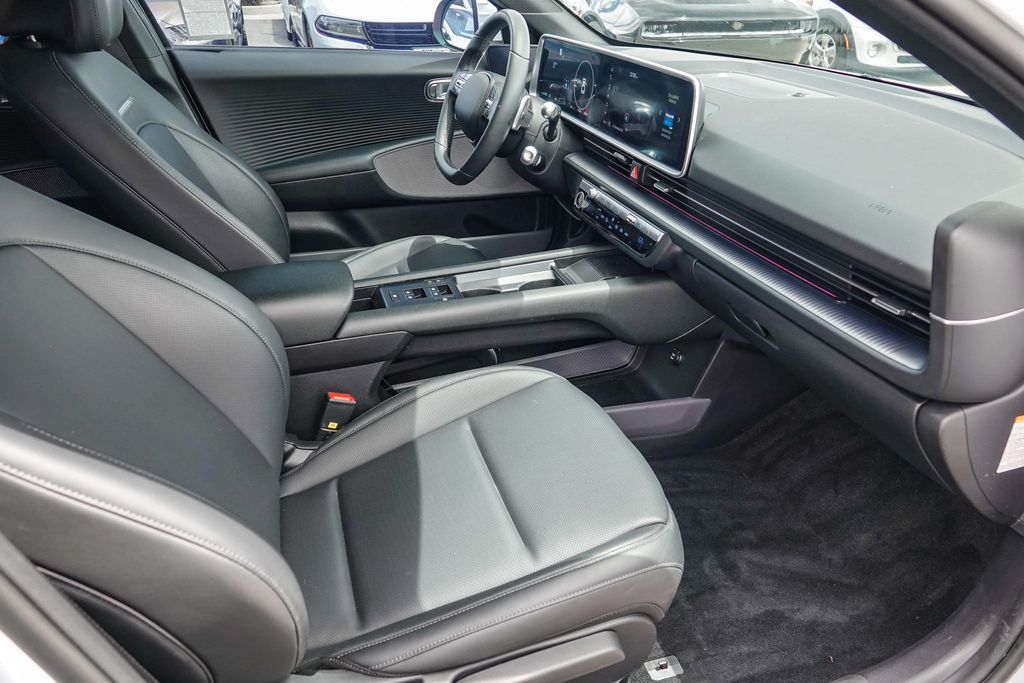 Thumbnail: 2023 Hyundai Ioniq 6 - 9