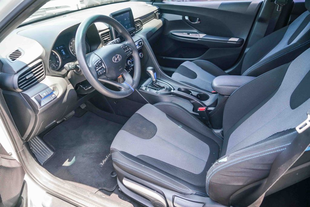 Thumbnail: 2019 Hyundai Veloster - 10