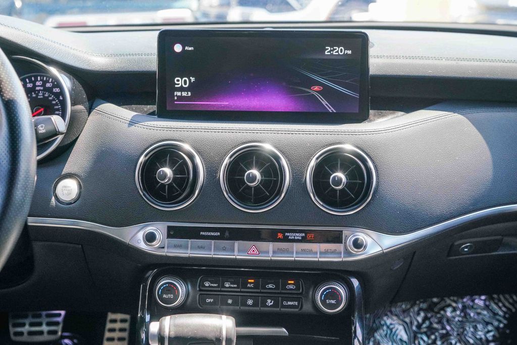 Thumbnail: 2022 Kia Stinger - 12