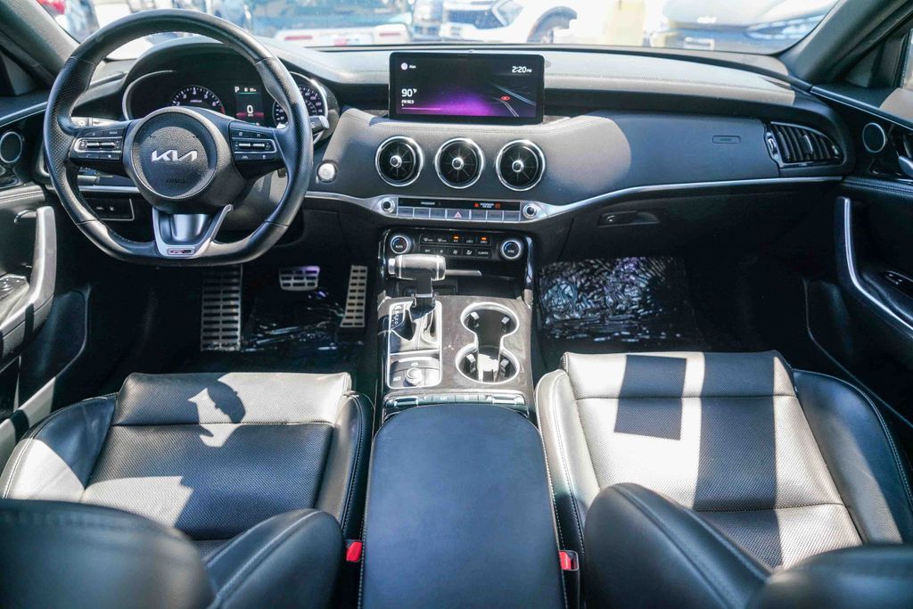 Thumbnail: 2022 Kia Stinger - 2