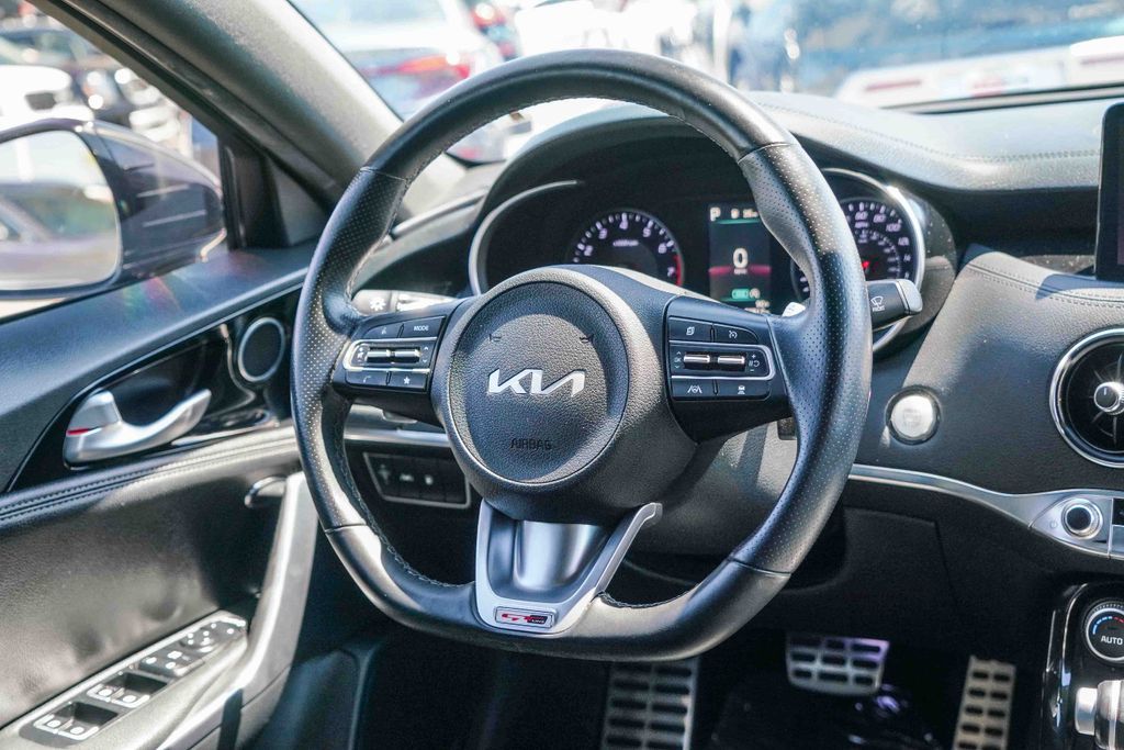 Thumbnail: 2022 Kia Stinger - 8