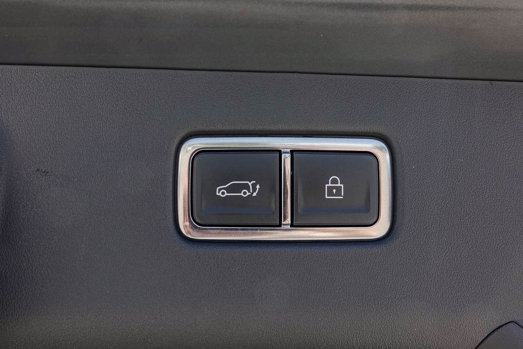 Thumbnail: 2024 Kia EV9 - 28