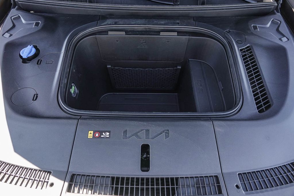 Thumbnail: 2024 Kia EV9 - 29