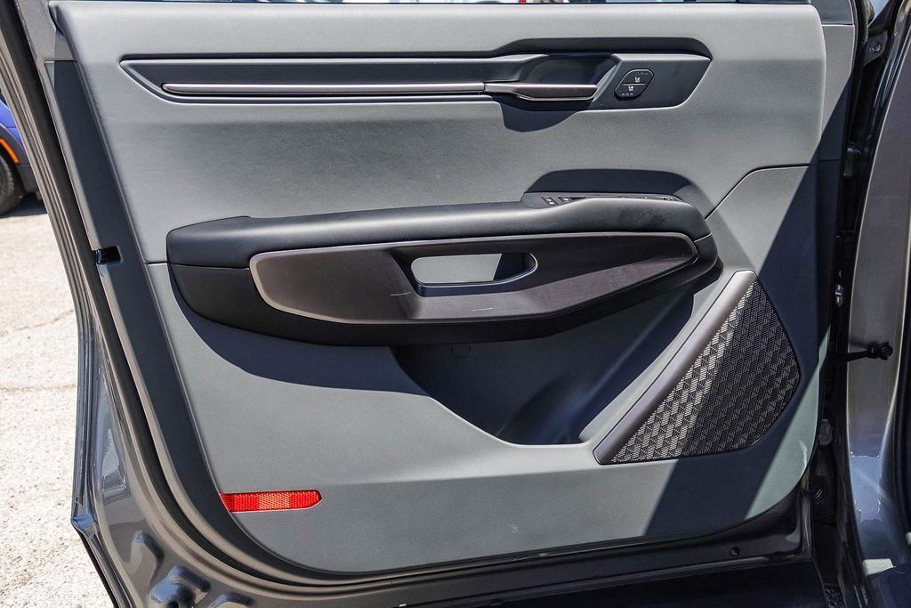 Thumbnail: 2024 Kia EV9 - 22