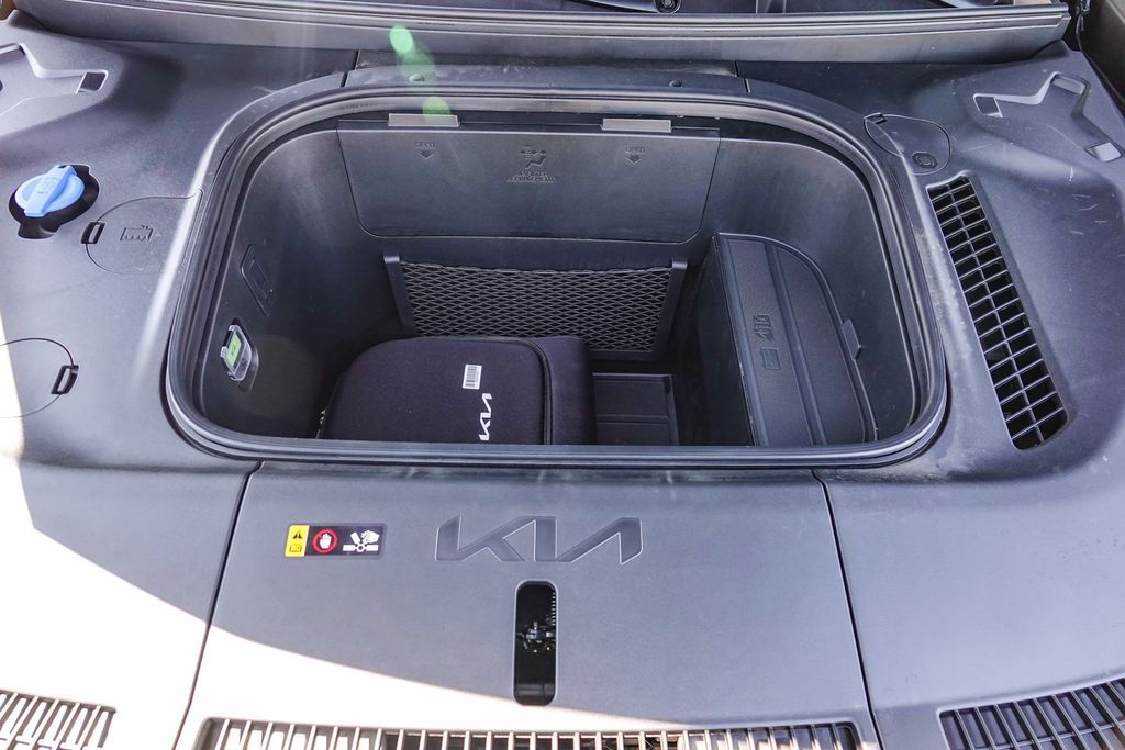 Thumbnail: 2024 Kia EV9 - 27