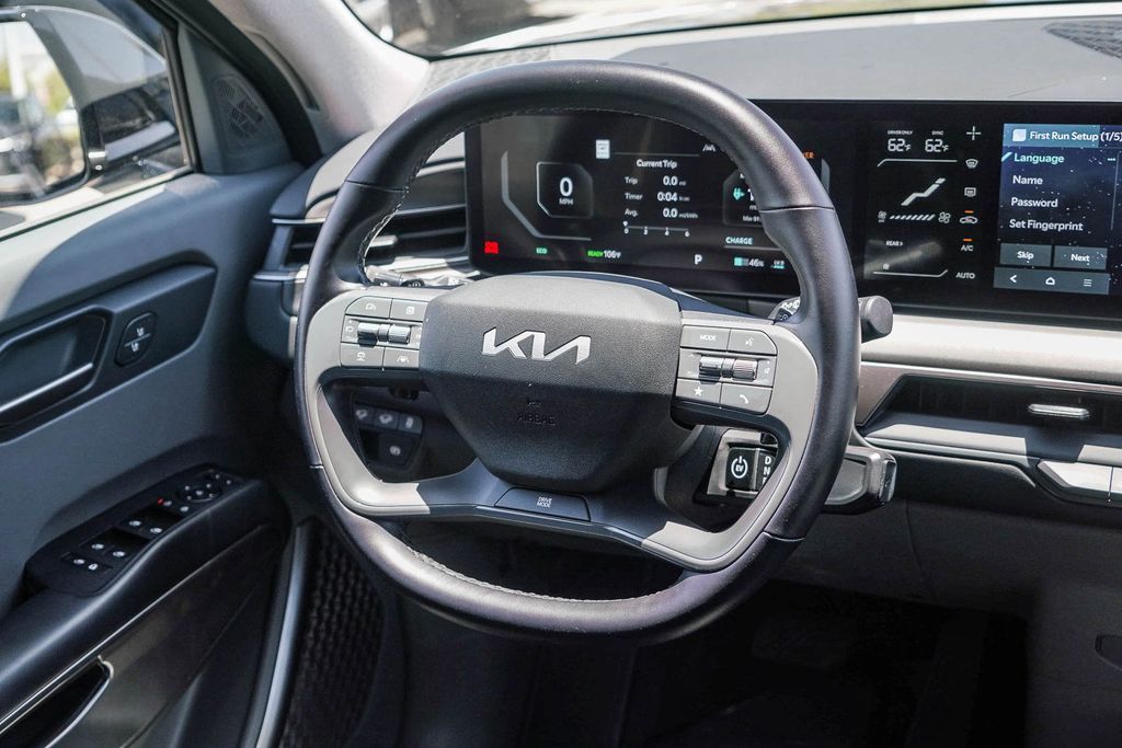 Thumbnail: 2024 Kia EV9 - 7