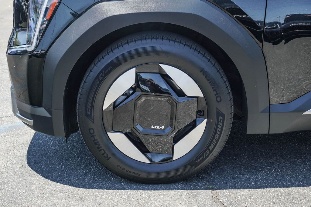 Thumbnail: 2024 Kia EV9 - 20