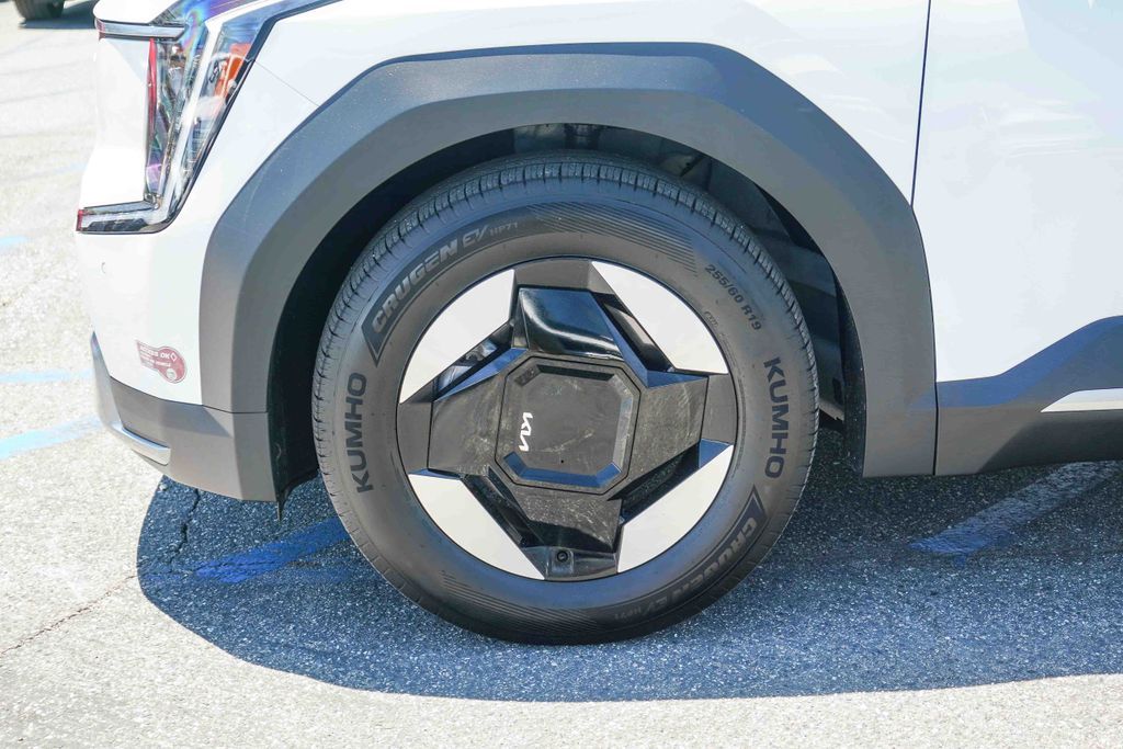 Thumbnail: 2024 Kia EV9 - 5