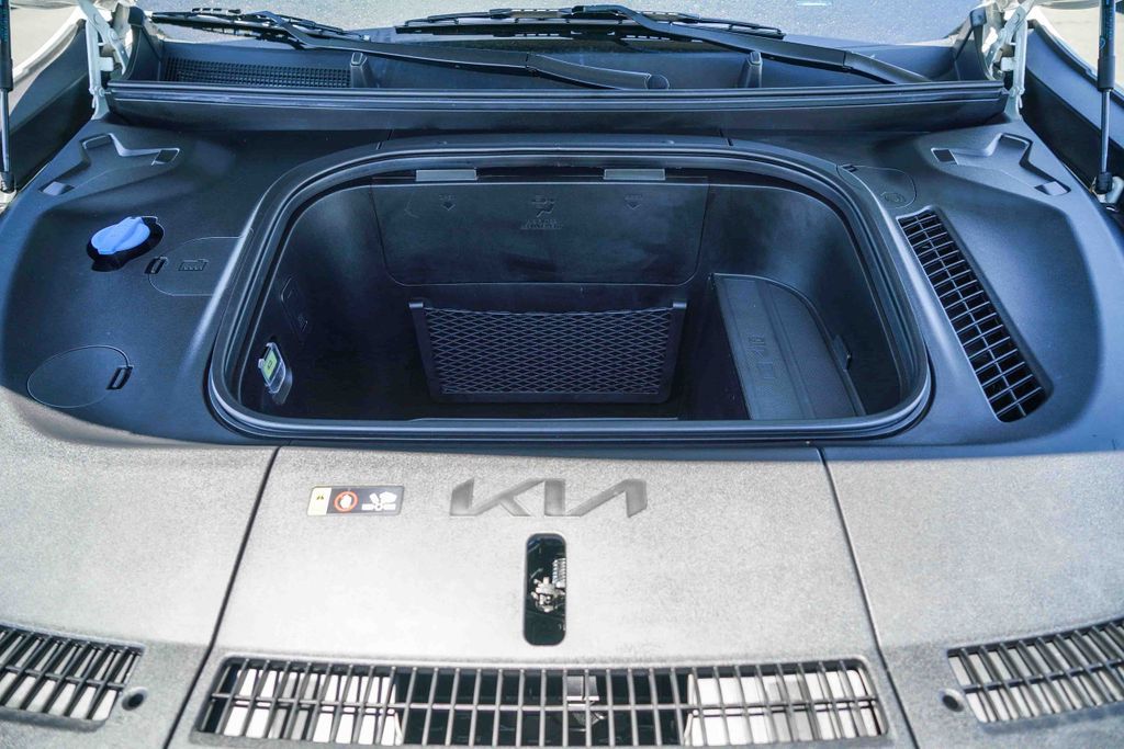 Thumbnail: 2024 Kia EV9 - 6