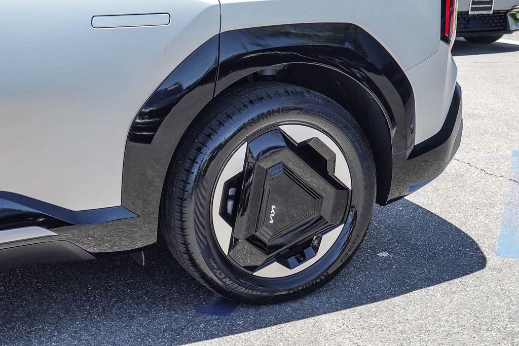Thumbnail: 2024 Kia EV9 - 18