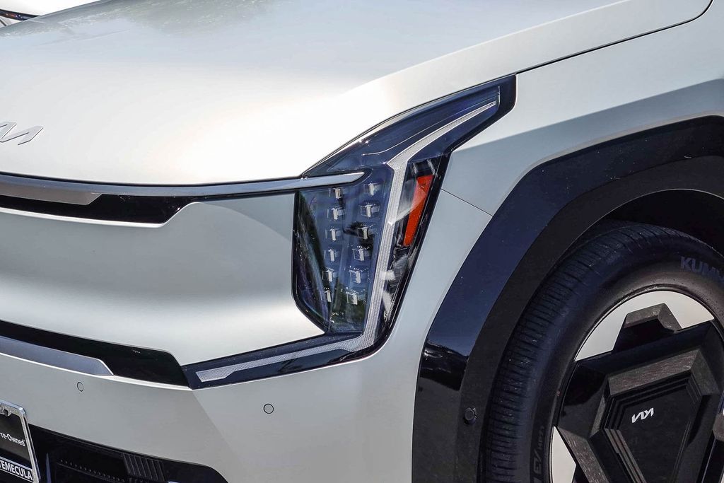 Thumbnail: 2024 Kia EV9 - 17