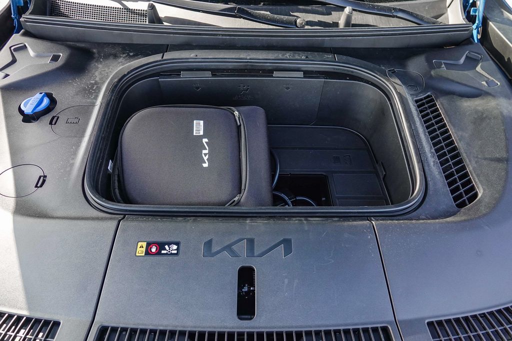 Thumbnail: 2024 Kia EV9 - 6
