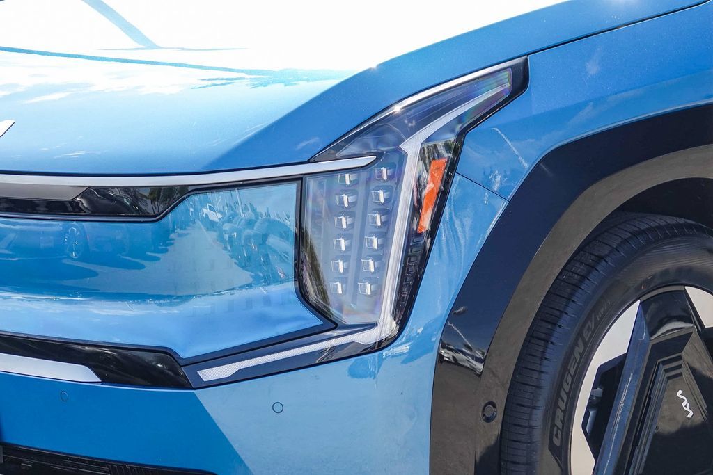 Thumbnail: 2024 Kia EV9 - 17