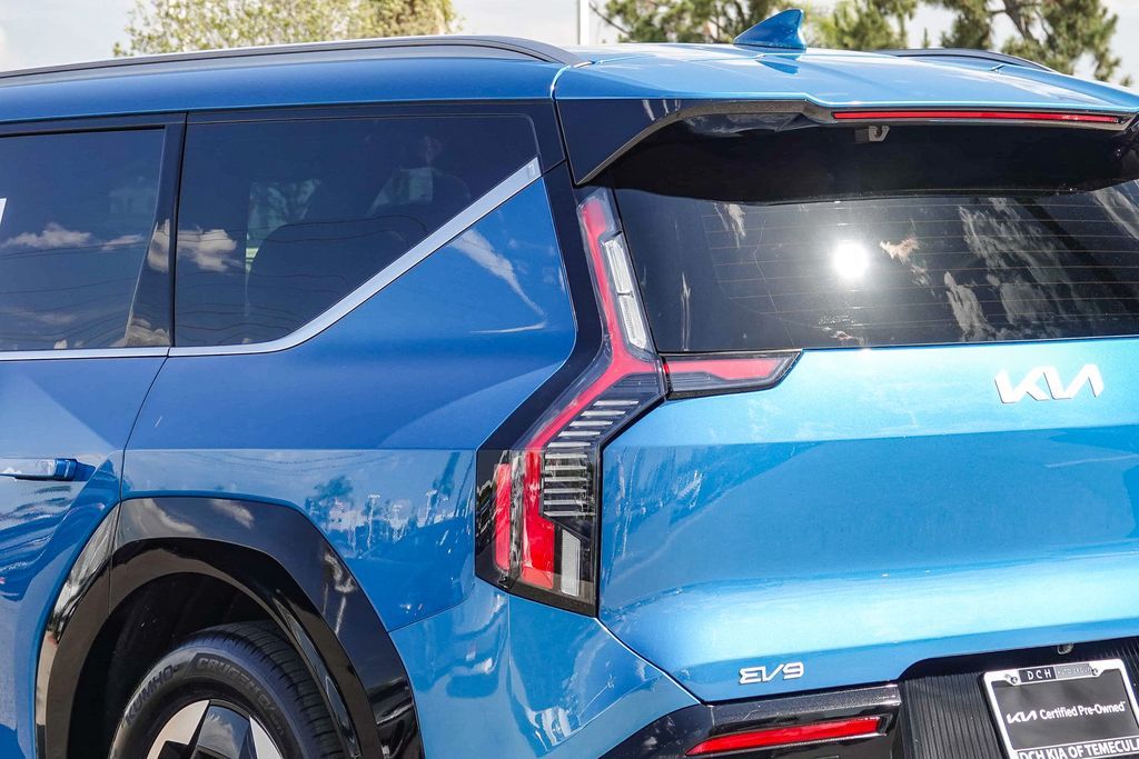Thumbnail: 2024 Kia EV9 - 11