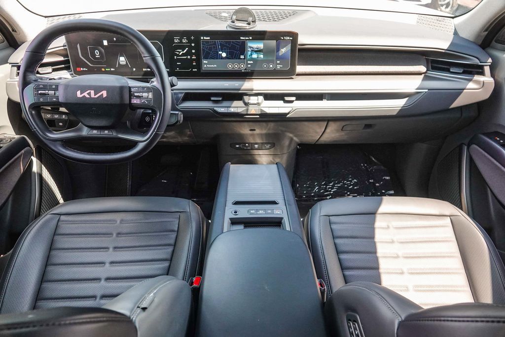Thumbnail: 2024 Kia EV9 - 2