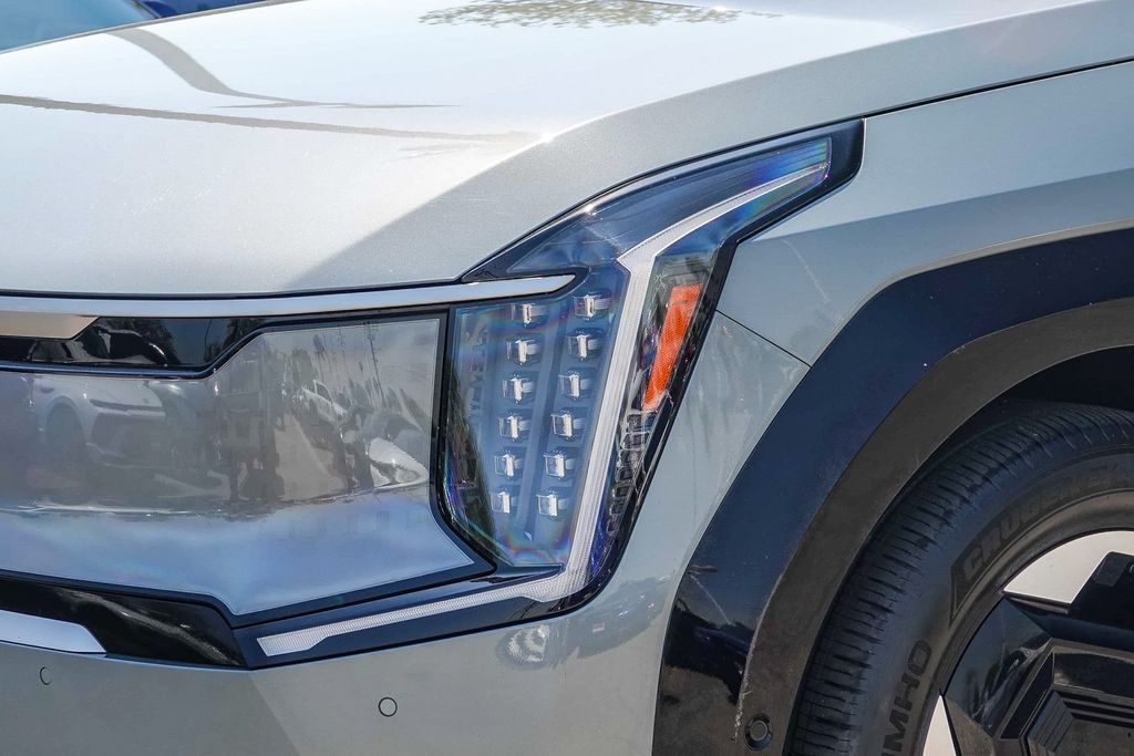 Thumbnail: 2024 Kia EV9 - 18