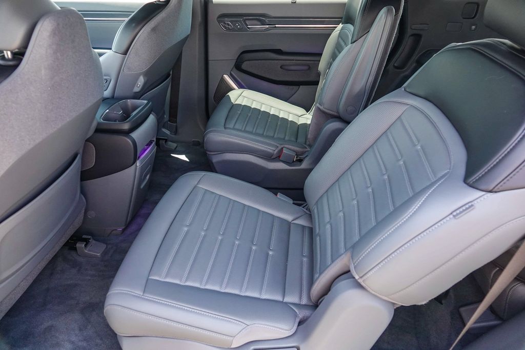Thumbnail: 2024 Kia EV9 - 10