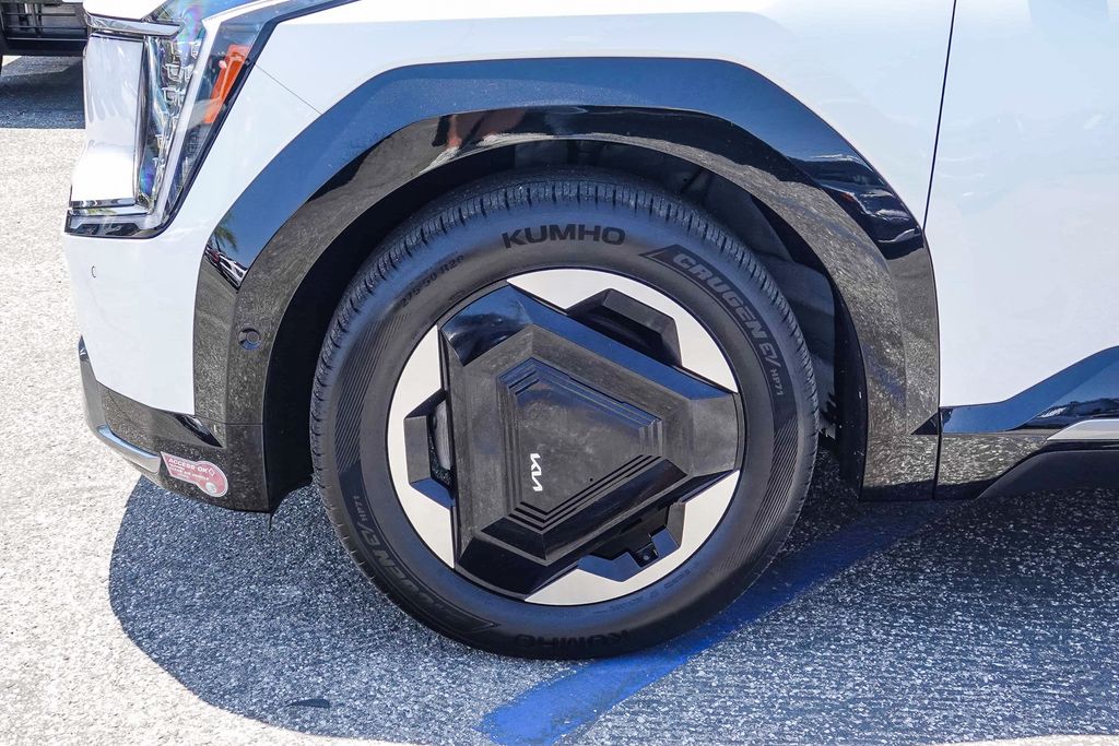 Thumbnail: 2024 Kia EV9 - 6
