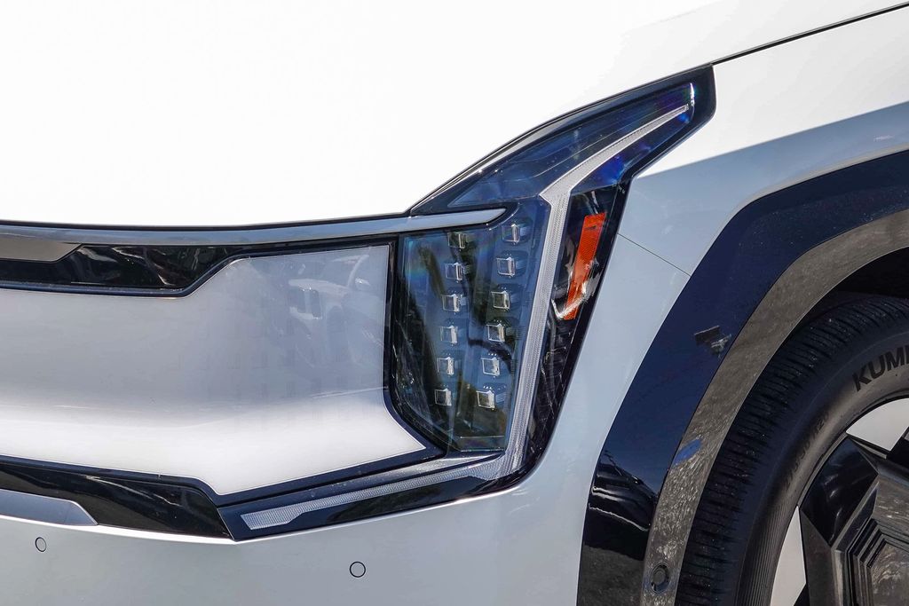 Thumbnail: 2024 Kia EV9 - 18