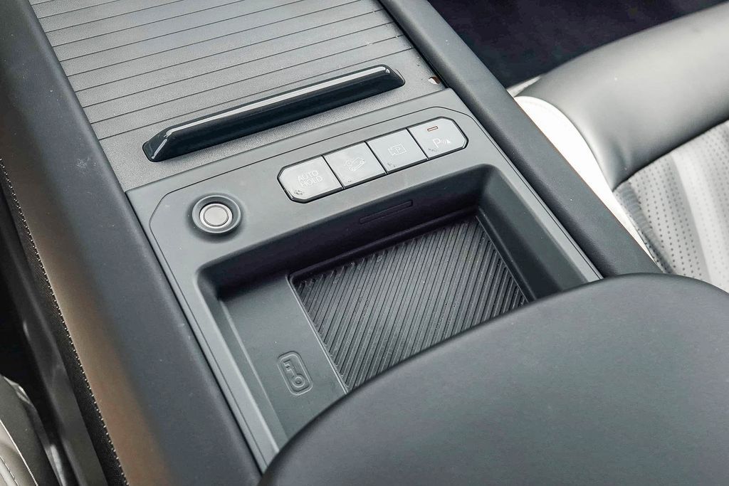 Thumbnail: 2024 Kia EV9 - 9