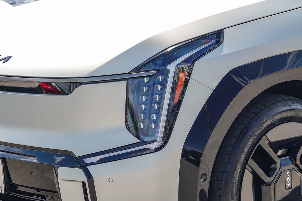 Thumbnail: 2024 Kia EV9 - 17