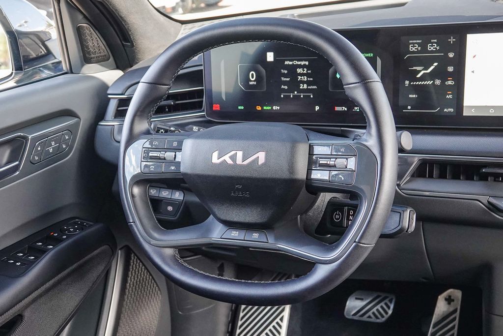 Thumbnail: 2024 Kia EV9 - 6