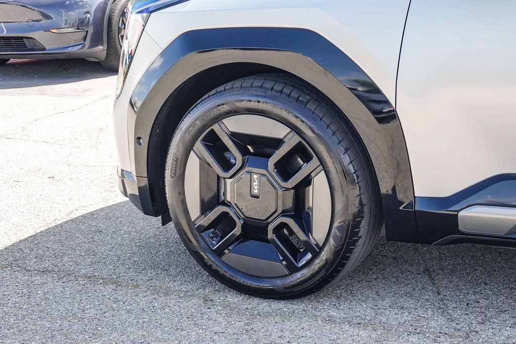 Thumbnail: 2024 Kia EV9 - 5