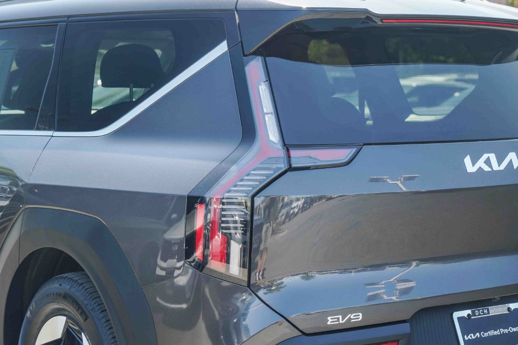 Thumbnail: 2024 Kia EV9 - 6