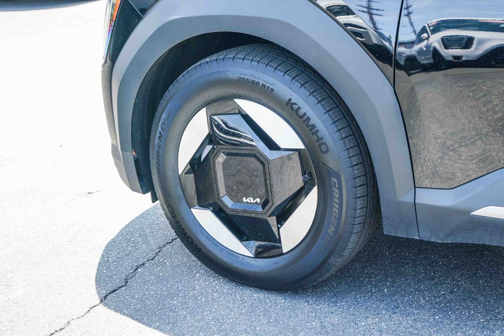 Thumbnail: 2024 Kia EV9 - 6
