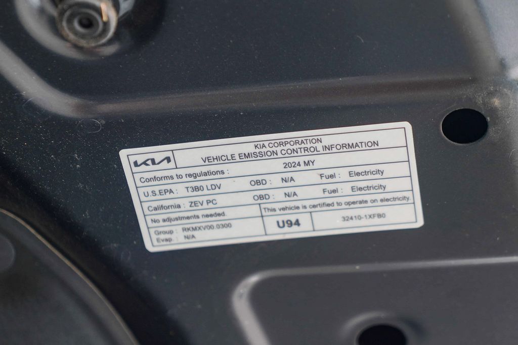 Thumbnail: 2024 Kia EV9 - 15