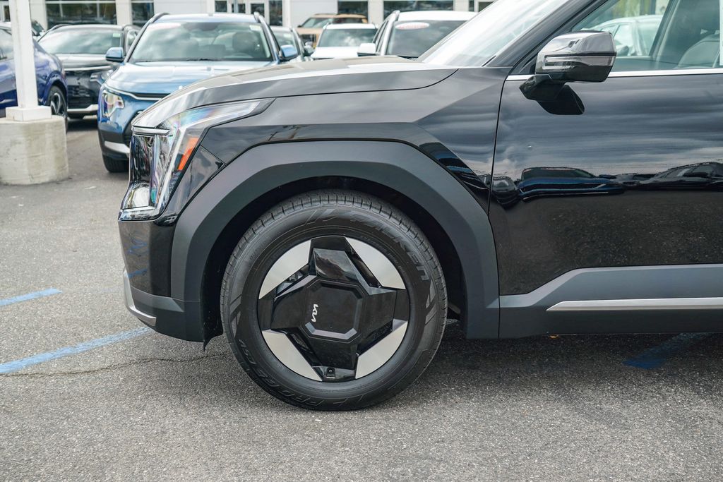 Thumbnail: 2024 Kia EV9 - 7