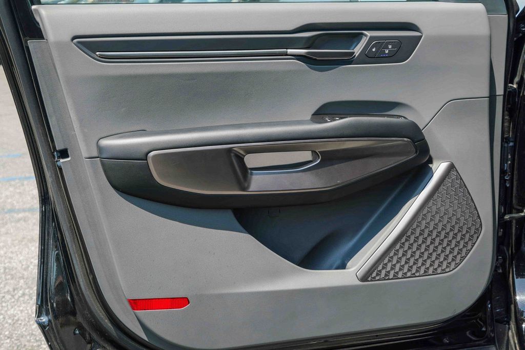 Thumbnail: 2024 Kia EV9 - 23